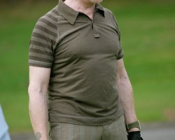 Mick Hucknall Needs Compression Shirt to Hide Man Boobs