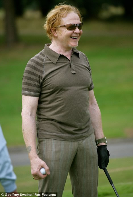 Mick Hucknall Needs Compression Shirt to Hide Man Boobs